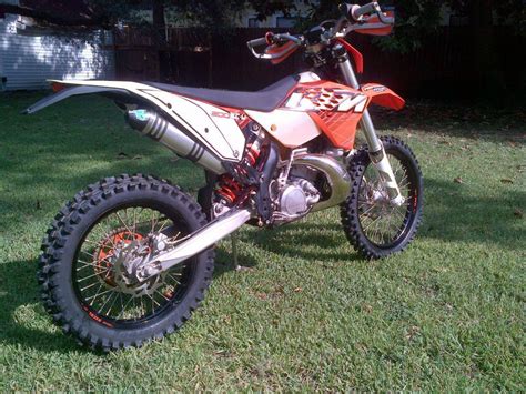 Looking for a good deal on ktm200? 2011 KTM 200 XC-W Dirt Bike for sale on 2040-motos