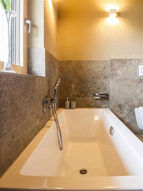 Weitere ideen zu kleine badewanne, badewanne, wanne. Acryl-Wanne im gemütlichen Ambiente | Badewanne ideen ...