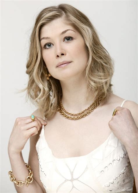 Picture Of Rosamund Pike Rosamund Pike Fashion Beauty Hollywood
