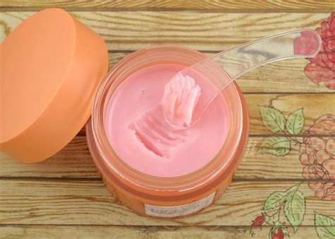 Instead of using cheap, thickening fillers like. Glow Recipe | Papaya Sorbet Enzyme Cleansing Balm: Review ...