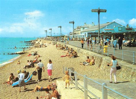 Bognor Regis Beach And A Scandal A View Of The Beach An Flickr