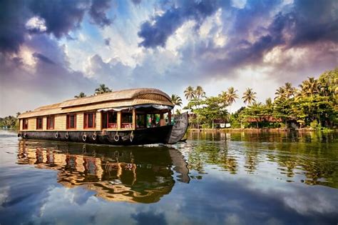 Top 10 Best Tourist Places To Visit In Kerala