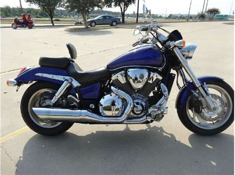At the bottom of the page you can see the video review. 2003 Honda VTX (1800) for sale on 2040-motos