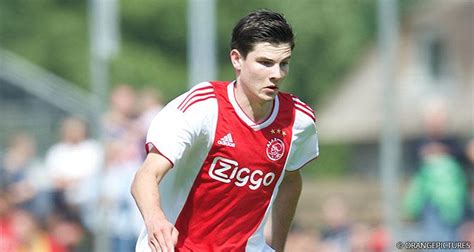 Ekkelenkamp made his professional debut in the eerste divisie for jong ajax on 9 april 2018 in a game against fc den bosch. Debutant Ekkelenkamp: "Ronaldo moest neer" | Ajaxinside.nl