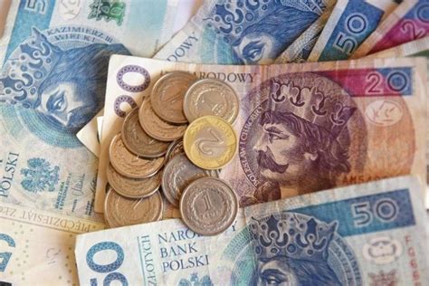 Brutto, jak zapowiadała ekipa rządząca? Płaca minimalna 2021. Ile będzie wynosić minimalne ...