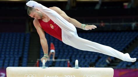Az olimpiai bajnok tornász az évek óta tartó vállsérülésével indokolta döntését. Berki Krisztián ezüstérmes Bakuban | 24.hu