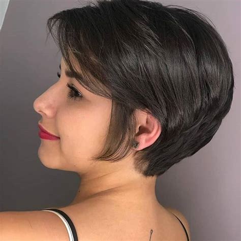 Diy haare schneiden war wirklich nie einfacher! 45 Moderne Bob Frisuren Stufig in 2020 | Kurze haare bob ...