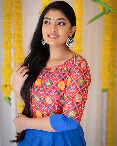 Ammu Abhirami Looking Very Beautiful Photo Gallery Photos Hd Images Pictures Stills First