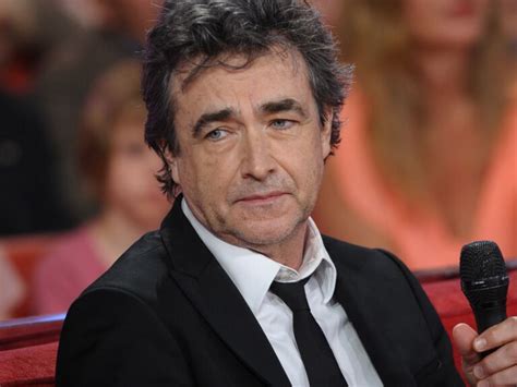 Credited with reviving the french chanson in a time of french musical turmoil. Alain Bashung : son fils Arthur a été privé de l ...