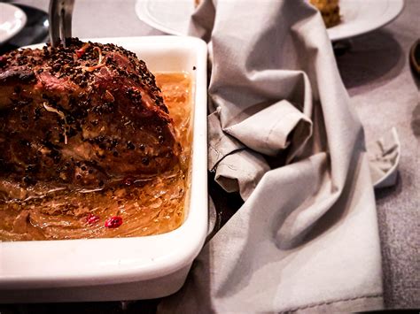 Recette de Rôti de porc au miel et aux baies roses