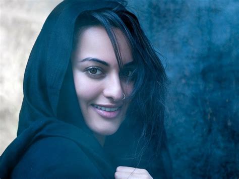 Sonakshi Sinha Hot Pics Sonakshi Sinha Pics Sonakshi Sinha Hot Bollywood Actress Latest Picture