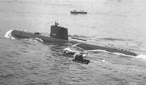 nypd aviation and harbor units escort the uss nautilus ssn 571 through the new york harbor in