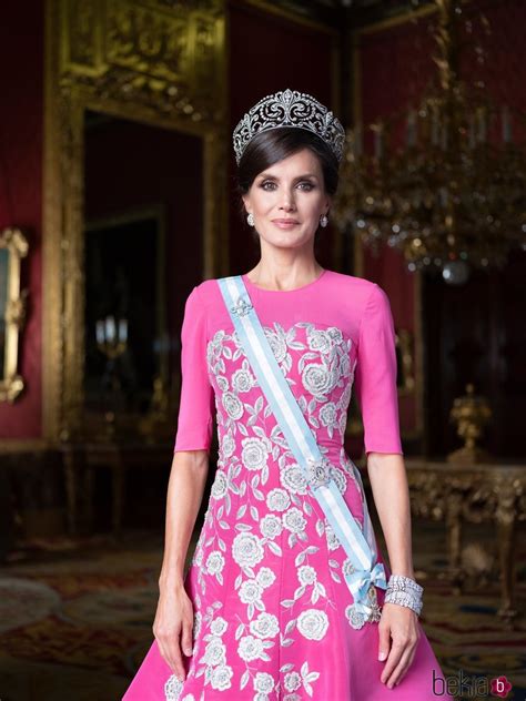 Retrato Oficial De Gala De La Reina Letizia Retratos Oficiales De Los