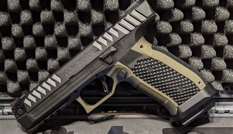 Gun Review Laugo Arms Alien Signature Edition Pistol The Truth About