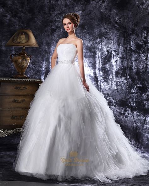 Elegant Ivory Strapless Tulle Beaded Wedding Dresses With