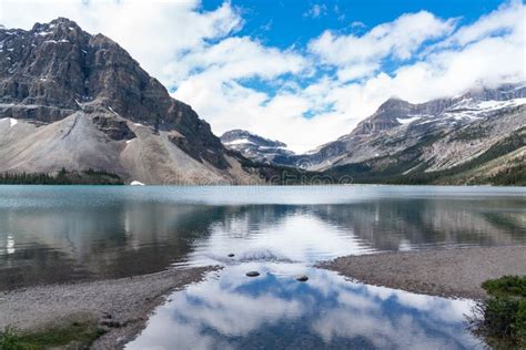 Bow Lake Alberta Canada Stock Image Image Of Water 129853637