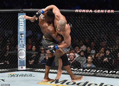 Ufc 270 Francis Ngannou Beats Ciryl Gane On Points To Retain His Heavyweight Title Daily Mail