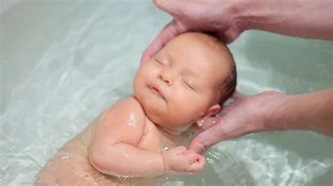 Qual A Temperatura Ideal Para Dar Banho No Bebê