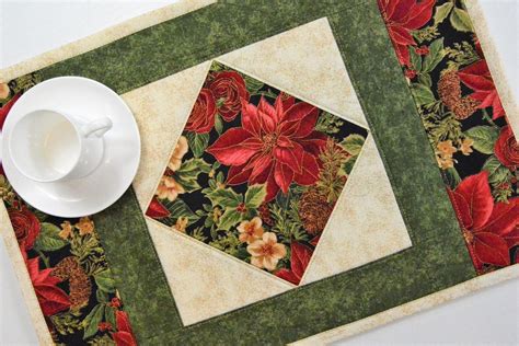 Christmas Quilted Placemats Set Of 4 Etsy Placemats Patterns Place