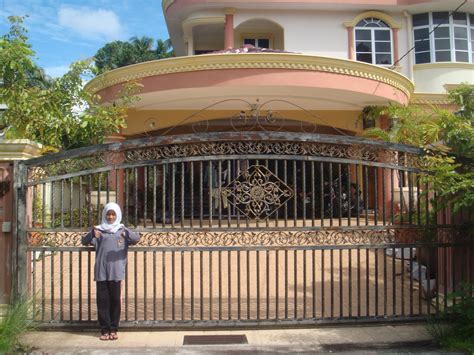 Dato sri siti nurhaliza siti salmah bachik mak salmah bisikan hati 2004. Bermula Ceritaku : Rumah Siti Nurhaliza sunyi...