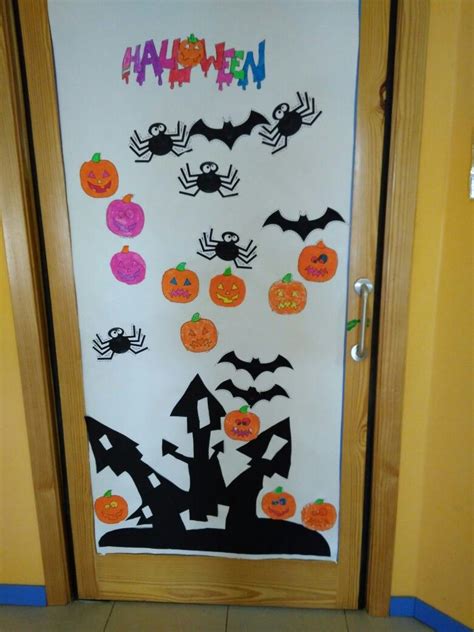 Decoracion de puertas de halloween. Puerta decorada Halloween por niños de 5 años | Puertas ...