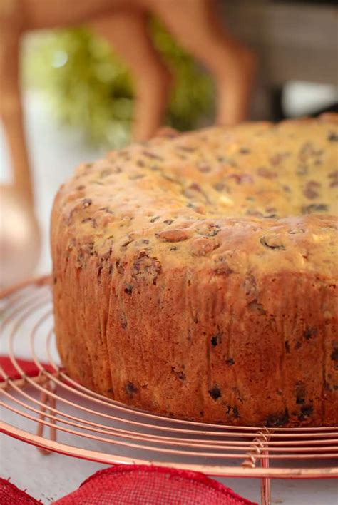 Pour into coffee mugs and top with whipped topping and sprinkles to serve. The Famous 3 Ingredient Christmas Cake - Bake Play Smile