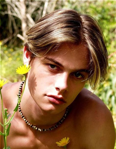 In this way, a curtain hairstyle becomes more contrasty and defined. Pin by Eric Burden on Mens grooming | Middle part hairstyles, Tomboy haircut, Cool haircuts