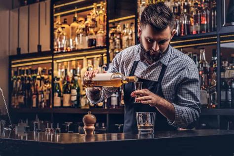 How Much Do Bartenders Really Make Salary And Tips Dinewithdrinks