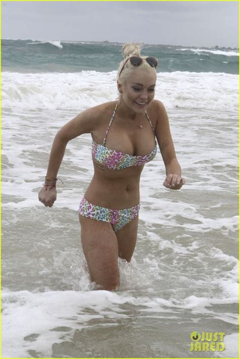 Lindsay Lohan Bikini Babe In Hawaii Photo 2609676