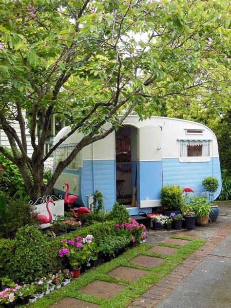 Sweet Little Backyard Tiny Trailer Tiny House Retro Caravan