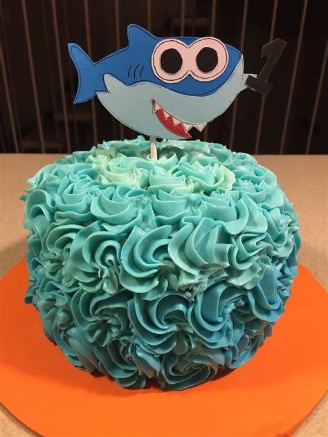 15 adorable baby shark cakes. Baby Shark smash cake | Shark themed birthday party, Shark ...