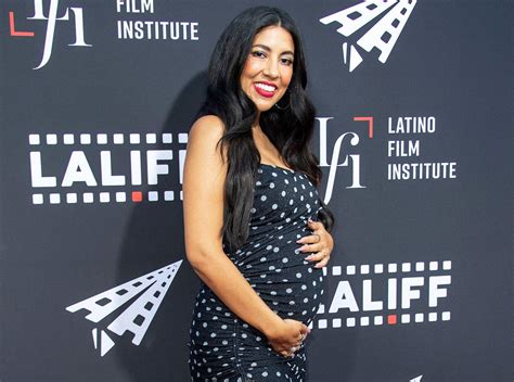 Stephanie Beatriz Is A Mom Brooklyn Nine Nine Star Announces The Birth Of Her First Baby