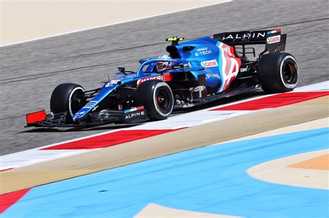 Esteban Ocon Alpine A521 2021 Bahrain Pre Season Testing 2048 ×