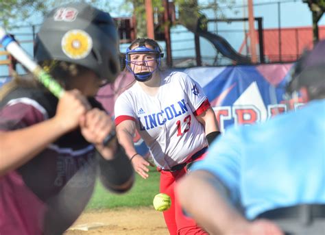 H.S. Softball: Lincoln can’t hold lead; falls to region’s top team