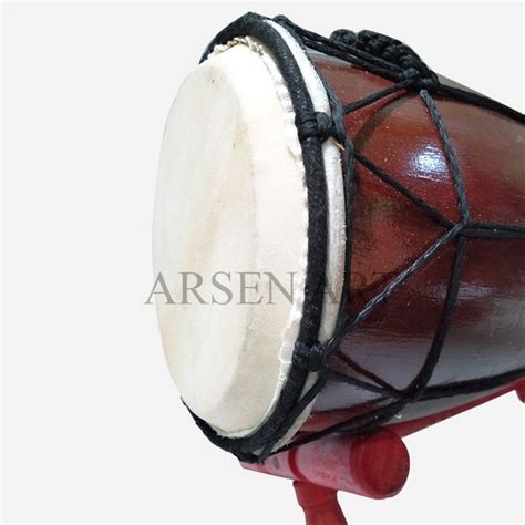 Alat musik jenis ritmis adalah alat musik yang tidak mempunyai nada, tetapi hanya memiliki perbedaan tinggi tifa adalah salah satu alat musik ritmis tradisional yang berasal dari papua. Alat Musik Ritmis Gendang Di Jawa Tengah Biasanya Digunakan Untuk Mengiringi Musik - BLENDER KITA