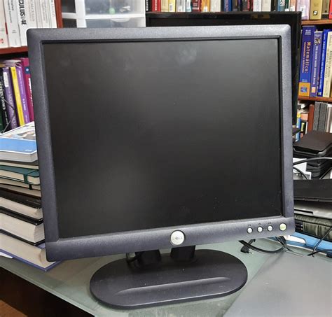 Old School Dell Color Monitor The Squarish Form Factor Contrasts With