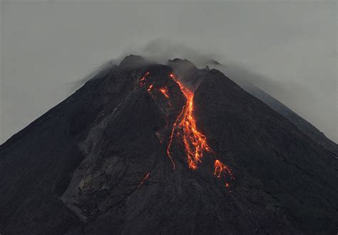mount merapi erupts on indonesia s java island volcanoes news al jazeera