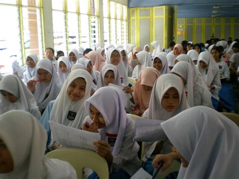 Untuk memastikan bahawa akar mendapat air yang diperlukan. Eureka: PMR Answering Techniques In SMK Bukit Indah ...