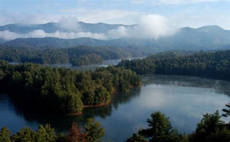 Visiting This One Mountain Lake In North Carolina Is Like Experiencing