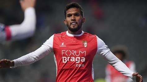 This person is always right and tends to get into heated arguments often at social gatherings , thus looking extermely vulnerable to. China chama Dyego Sousa.