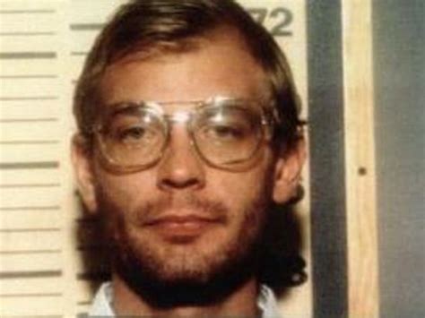 Jeffrey lionel dahmer, sometimes nicknamed the milwaukee cannibal, was an american necrophilic, ephebophilic, hebephilic, and cannibalistic serial killer, serial rapist, and poisoner. 10 Creepiest Photos Of Victims Taken By Serial Killers ...