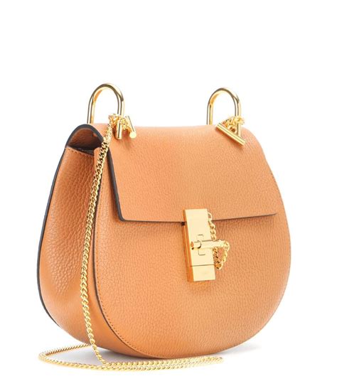 Chloé Drew Small Leather Shoulder Bag In Brown Modesens