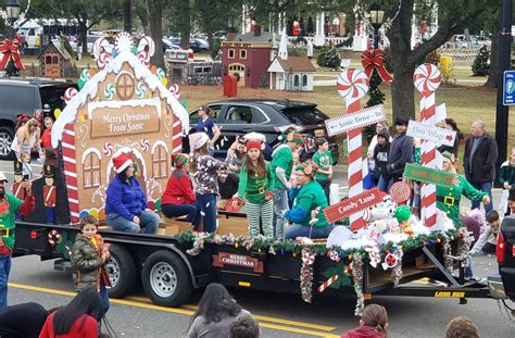 Christmas Parades Rescheduled Across The Gulf Coast Ahead Of Weather
