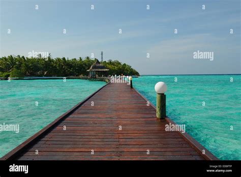 Jetty Maldives Hi Res Stock Photography And Images Alamy