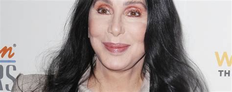 2018 bringt sie das album dancing queen heraus, das voller coversongs der schwedischen erfolgsband abba ist. Cher: Nach Scheidung von Sonny fiel sie ins Loch ...