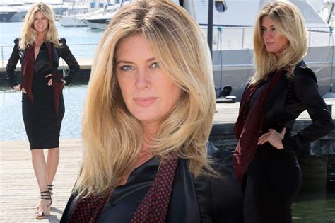 Rachel Hunter Looks Amazing In Classy Suit As She Promotes Her Tour Of