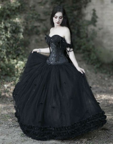 Pin by Gabi Durán on Góticas Gothic prom dress Goth prom dress Black wedding dresses