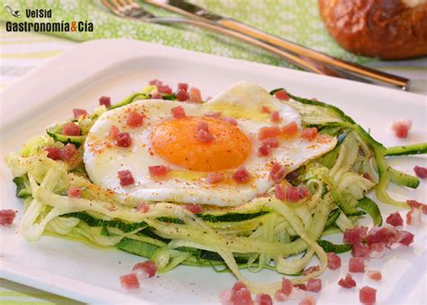 Recetas de calabacin faciles y rapidas. Espaguetis de calabacín con huevo y jamón | Gastronomía & Cía