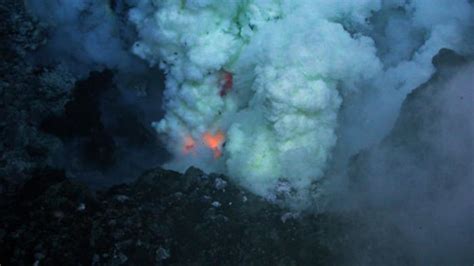 gunung api bawah laut homecare24