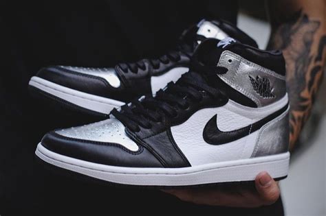 Air jordan 1 mid ps 'chicago black toe' basketball shoes/sneakers. New Photos of the Air Jordan 1 High OG 'Silver Toe ...